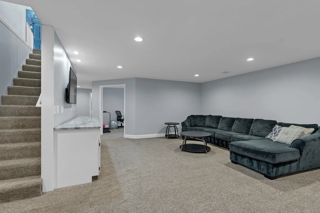 142 S Maple Dunes Court Wichita KS 67235