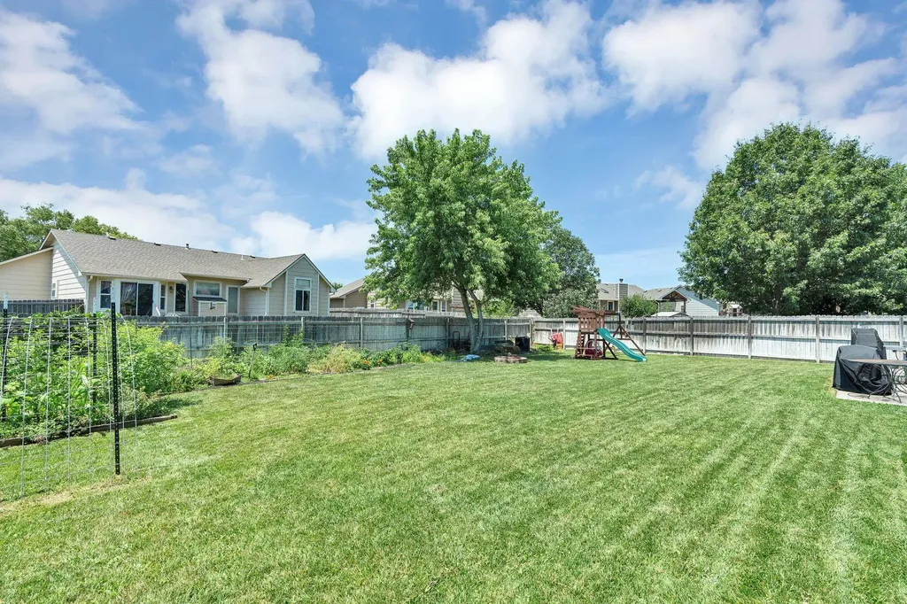 142 S Maple Dunes Court Wichita KS 67235