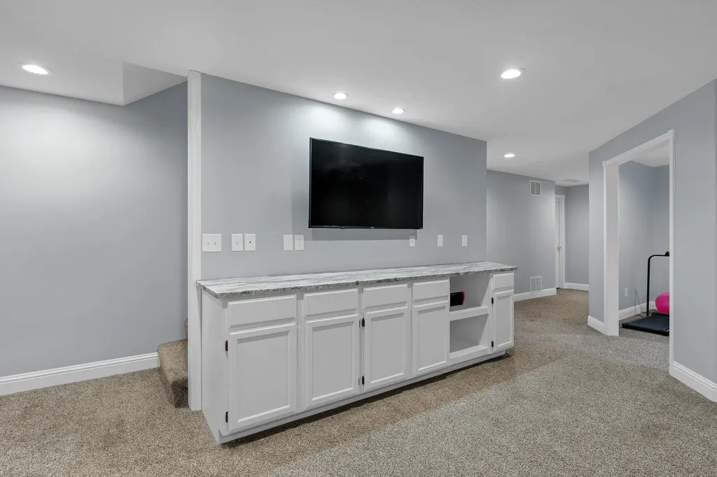 142 S Maple Dunes Court Wichita KS 67235