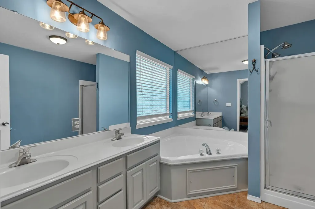 142 S Maple Dunes Court Wichita KS 67235