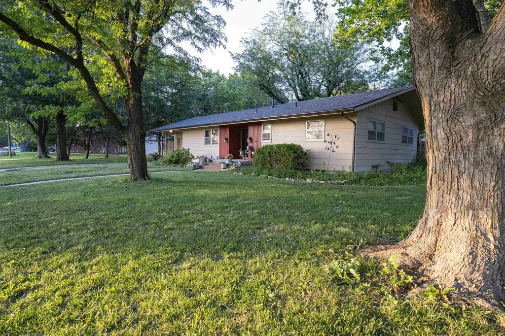 320 S Erb Street Hesston KS 67062