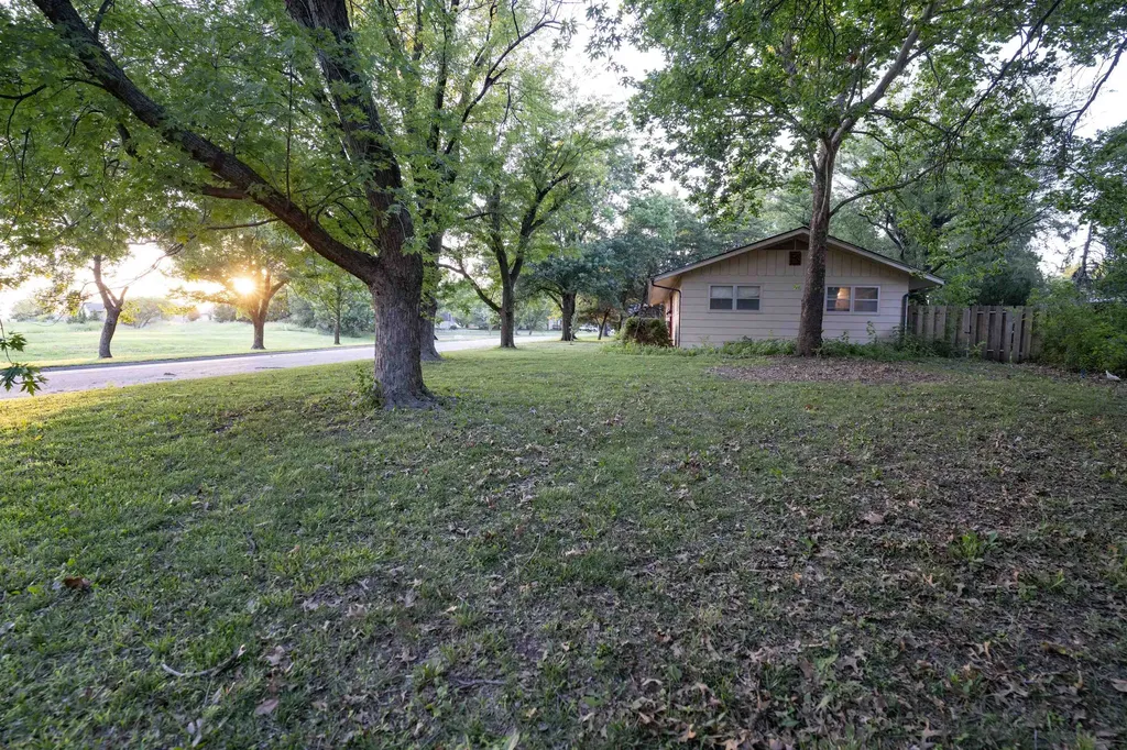320 S Erb Street Hesston KS 67062