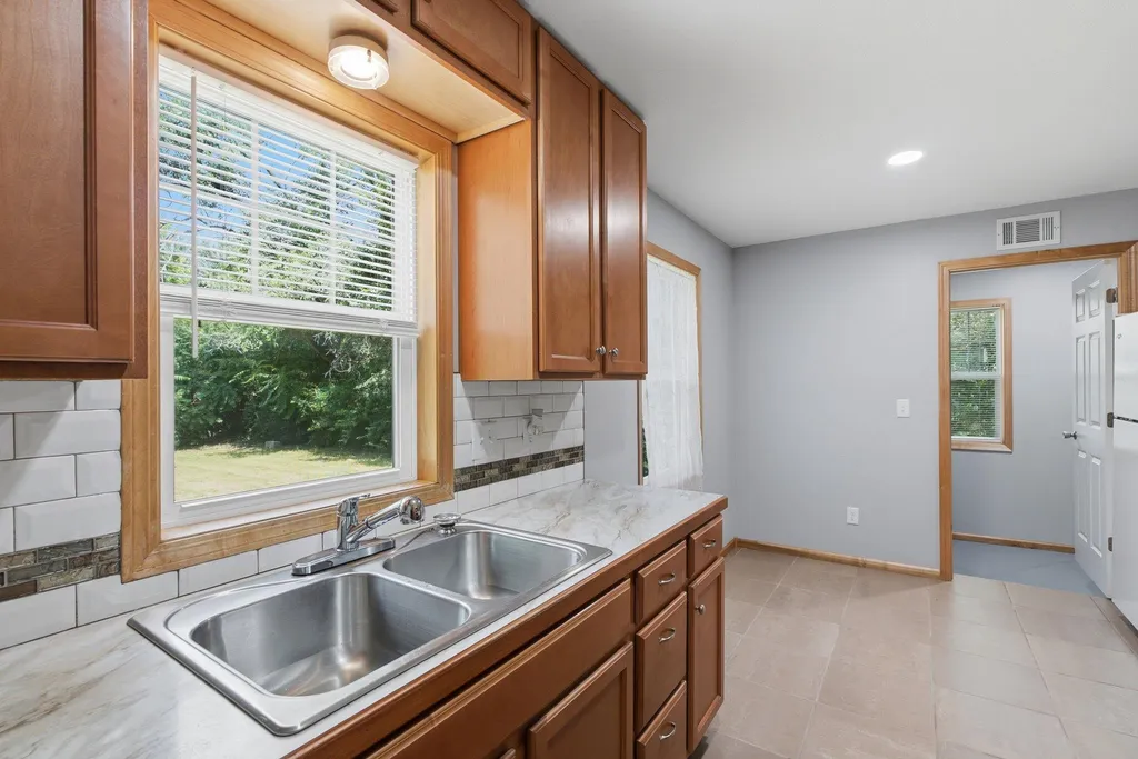 2113 S Glenn Wichita KS 67213