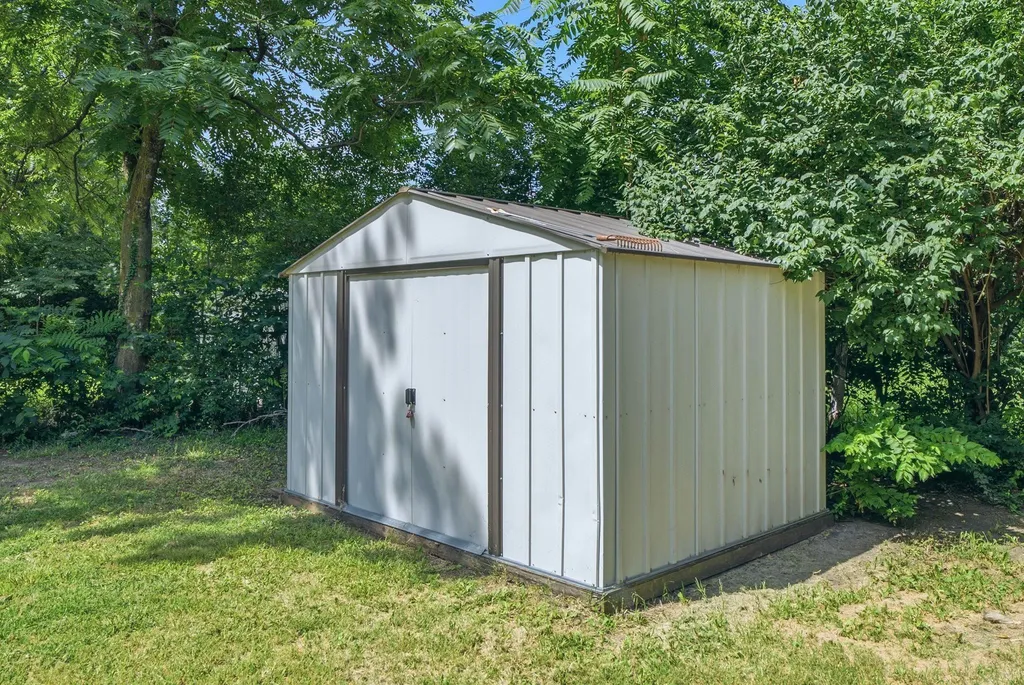 2113 S Glenn Wichita KS 67213