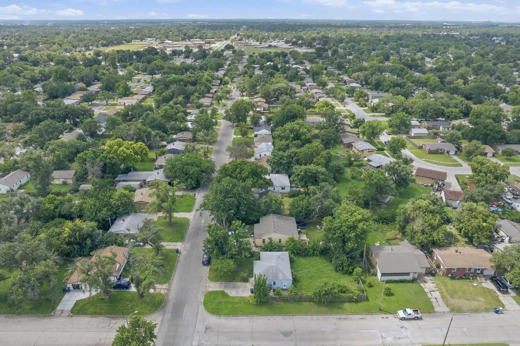 2113 S Glenn Wichita KS 67213