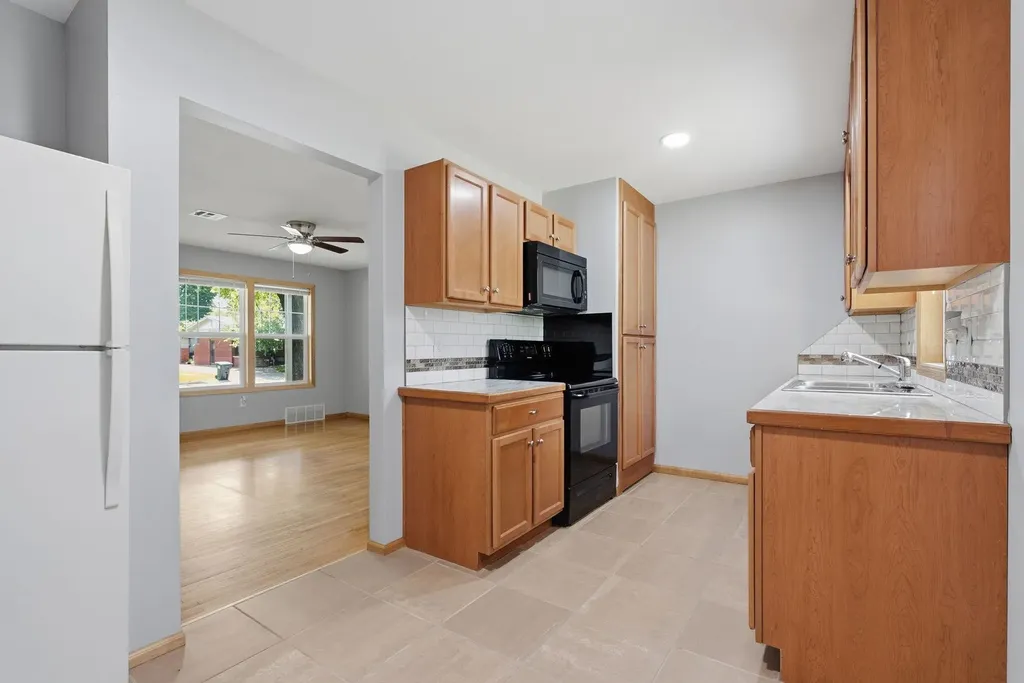 2113 S Glenn Wichita KS 67213