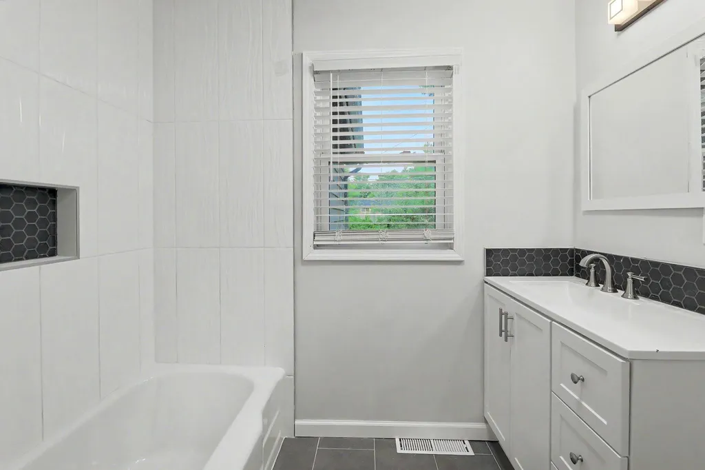 1819 N Westridge Wichita KS 67203