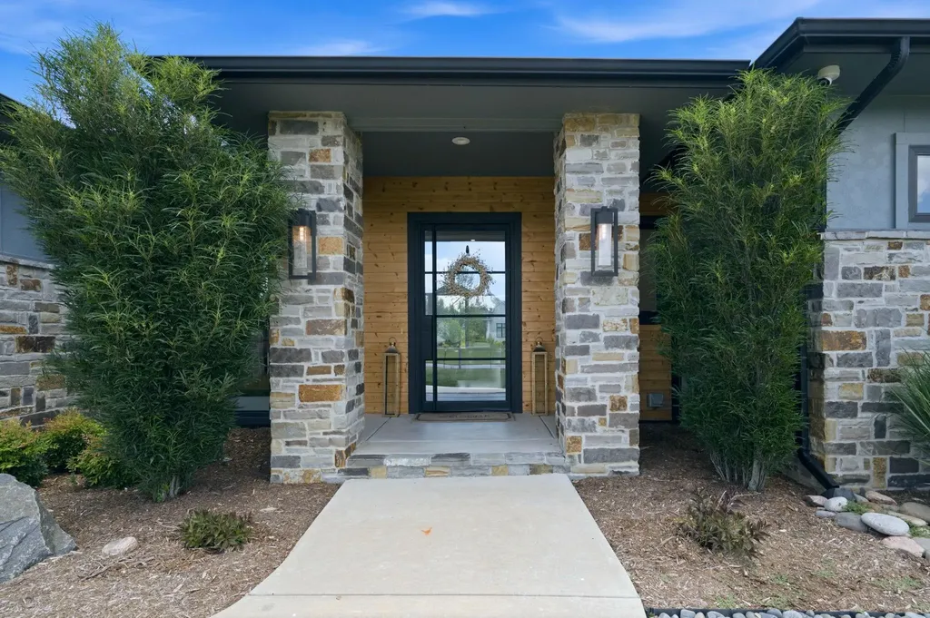 2107 N 159th Court E Wichita KS 67230
