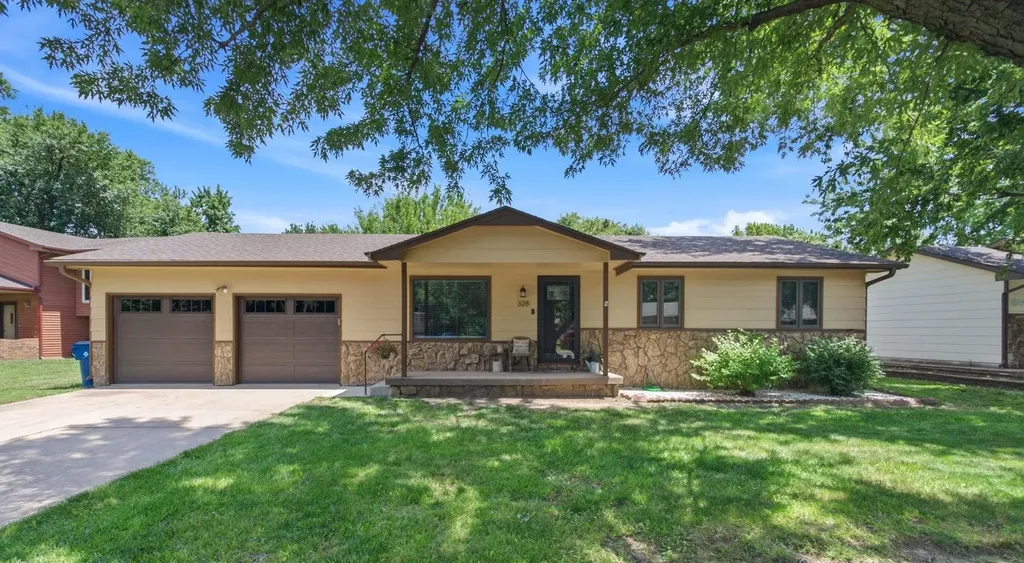 328 N Commanche Drive Kechi KS 67067