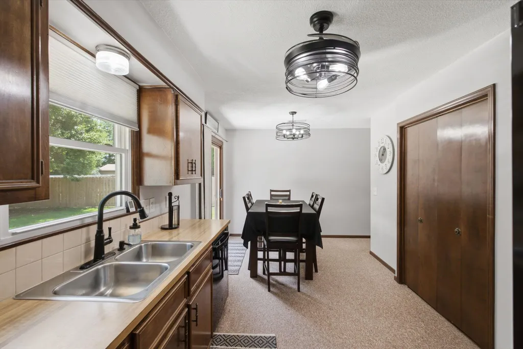 328 N Commanche Drive Kechi KS 67067