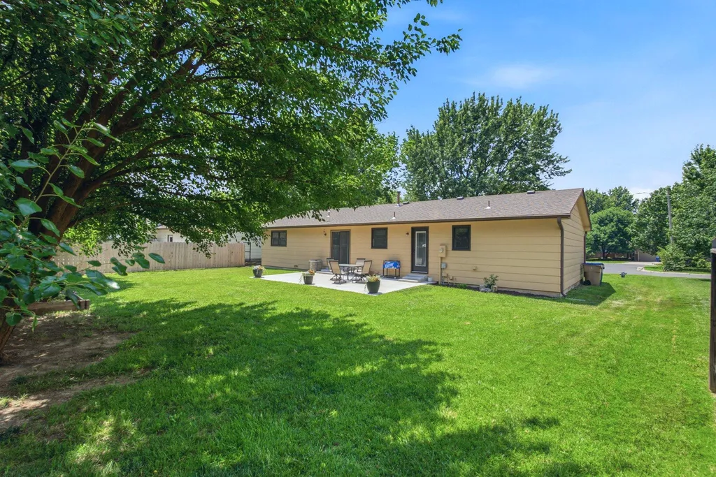 328 N Commanche Drive Kechi KS 67067