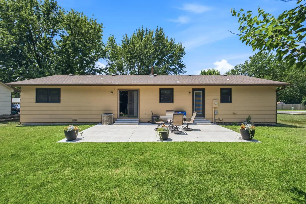 328 N Commanche Drive Kechi KS 67067
