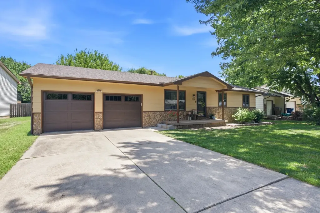 328 N Commanche Drive Kechi KS 67067