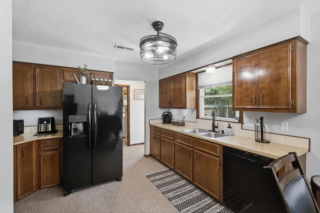 328 N Commanche Drive Kechi KS 67067
