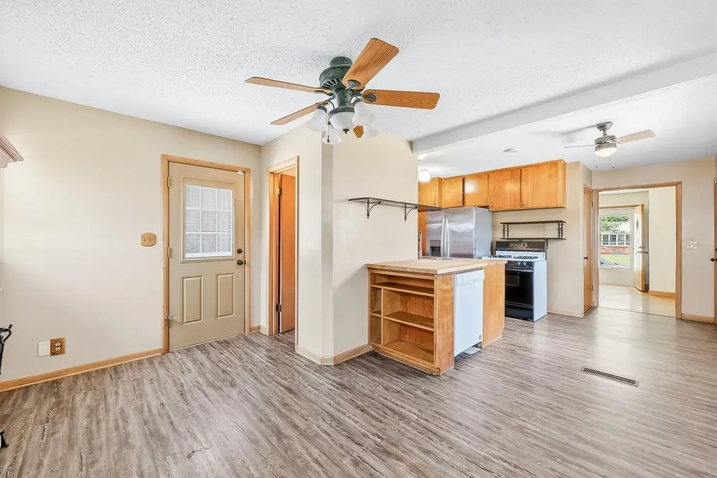 3046 S Hiram Wichita KS 67217