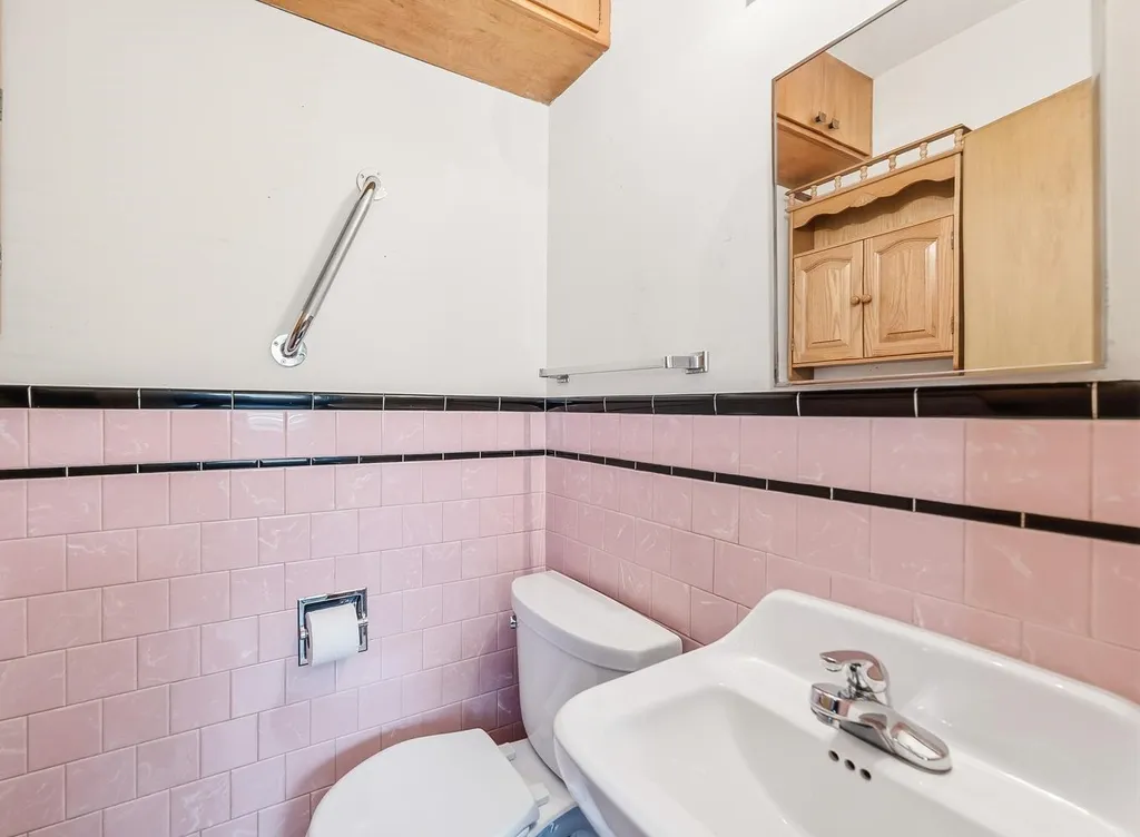3046 S Hiram Wichita KS 67217