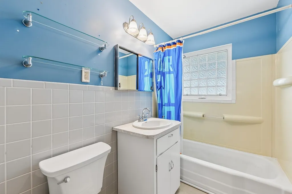 3046 S Hiram Wichita KS 67217