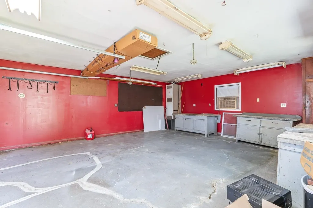3046 S Hiram Wichita KS 67217