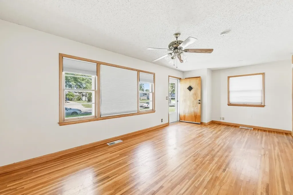 3046 S Hiram Wichita KS 67217