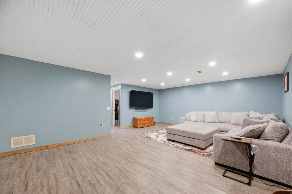1006 N Park Road Rose Hill KS 67133