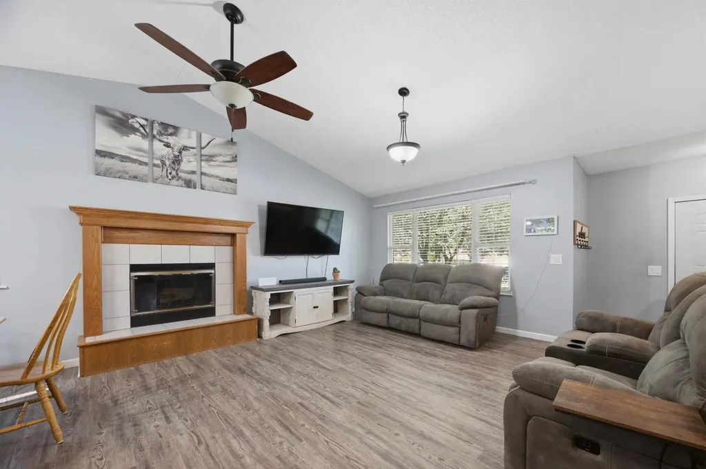 1006 N Park Road Rose Hill KS 67133