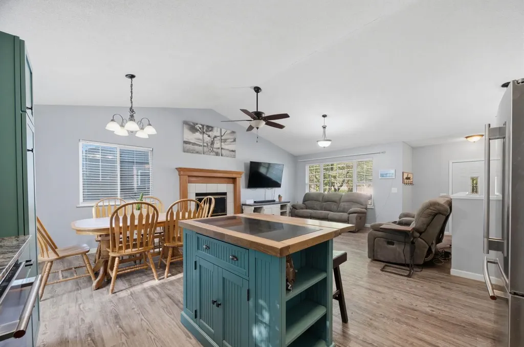 1006 N Park Road Rose Hill KS 67133