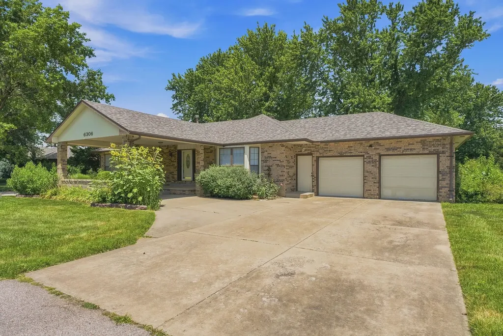 6306 N Bella Road Wichita KS 67204