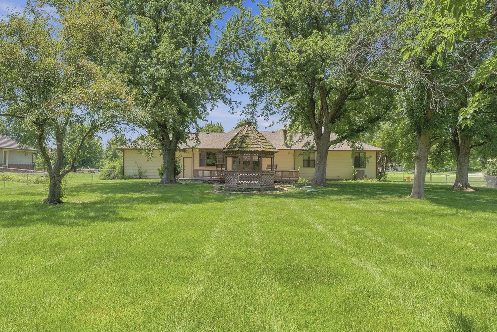 6306 N Bella Road Wichita KS 67204