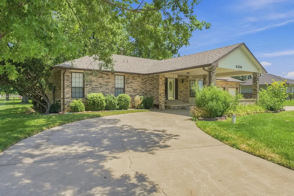 6306 N Bella Road Wichita KS 67204