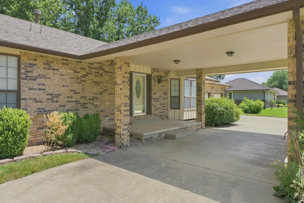 6306 N Bella Road Wichita KS 67204