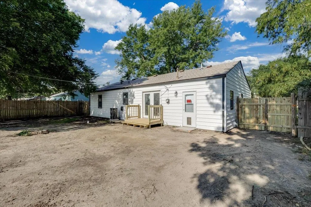 3426 S Osage Wichita KS 67217
