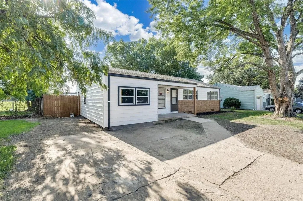 3426 S Osage Wichita KS 67217