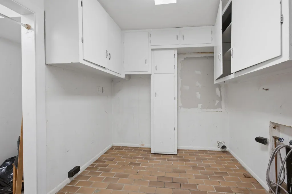 113 S Sunnyside Haysville KS 67060