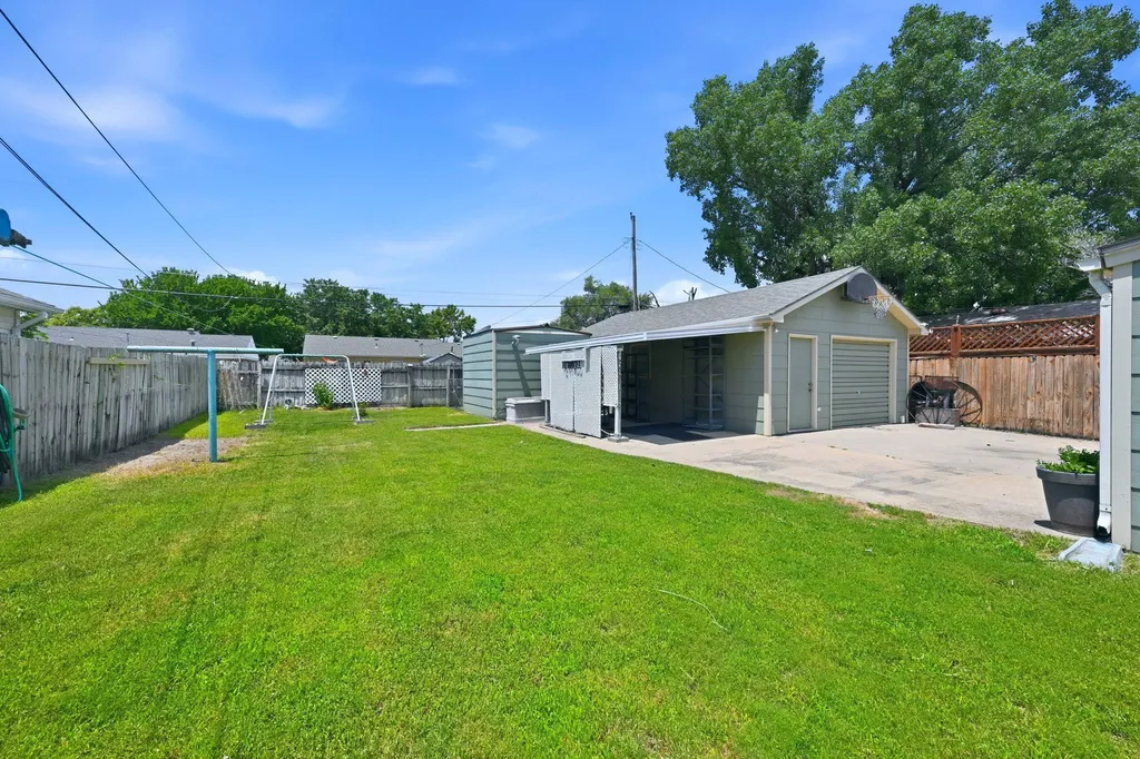113 S Sunnyside Haysville KS 67060
