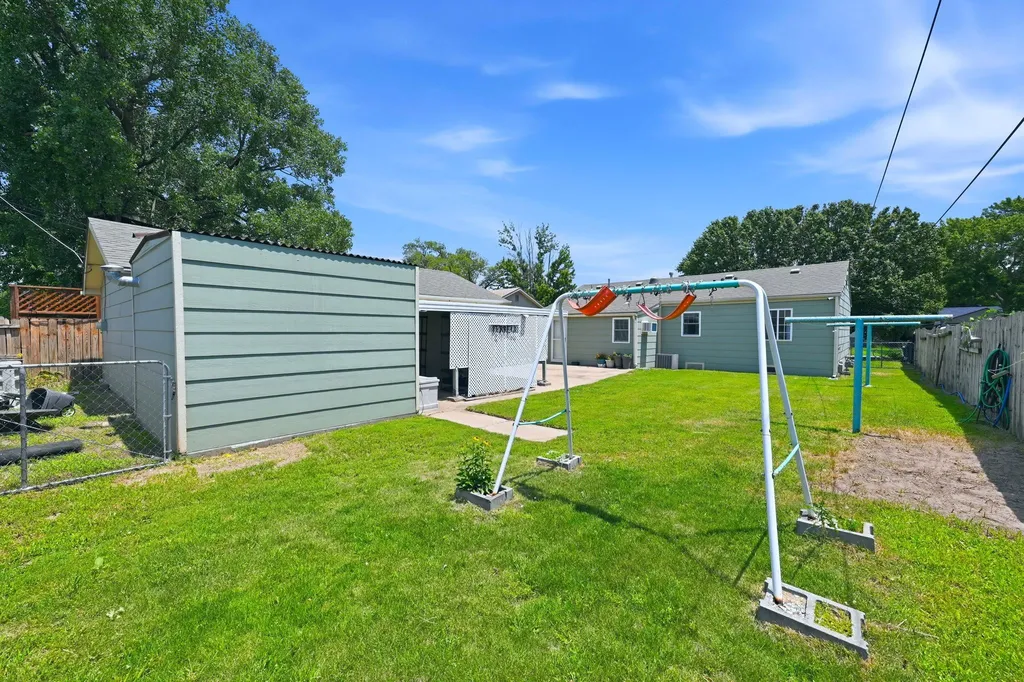 113 S Sunnyside Haysville KS 67060