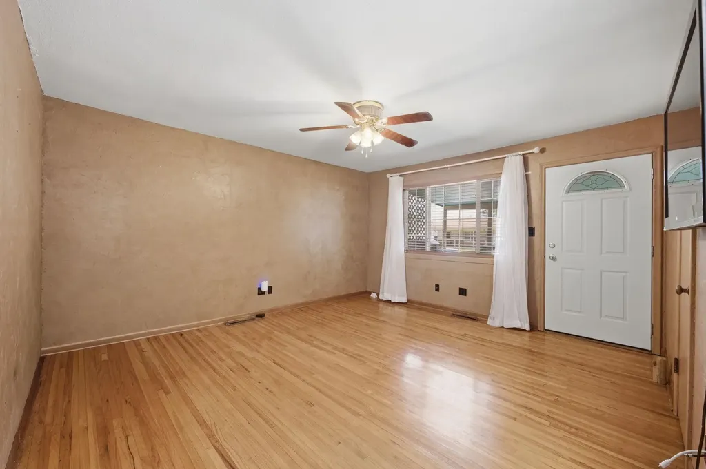 113 S Sunnyside Haysville KS 67060
