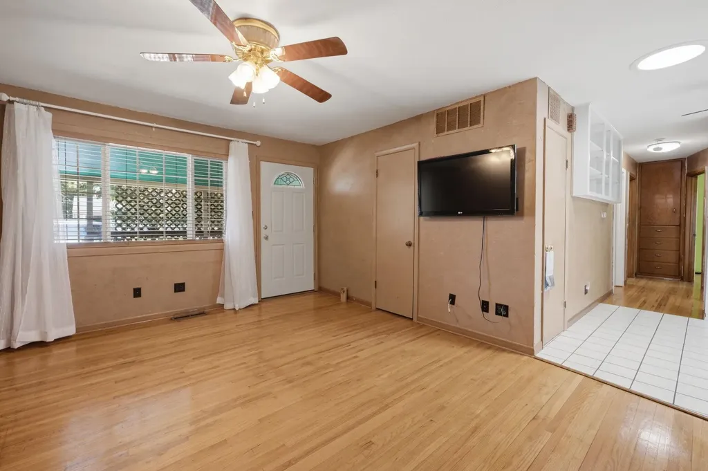 113 S Sunnyside Haysville KS 67060