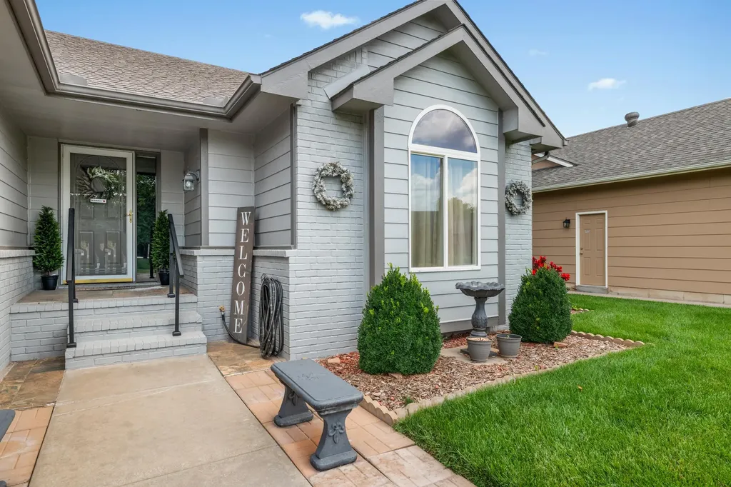 3202 N Wild Rose Wichita KS 67205