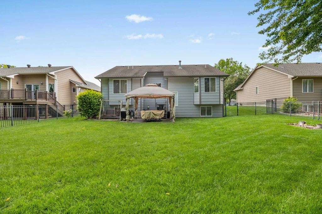 3202 N Wild Rose Wichita KS 67205