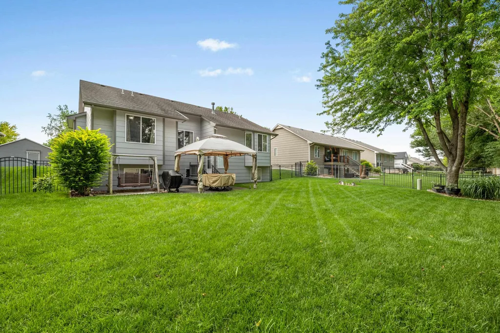 3202 N Wild Rose Wichita KS 67205