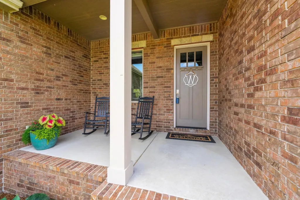 1619 N Lakeside Drive Andover KS 67002