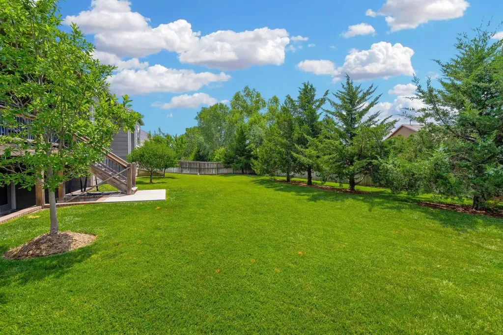 1619 N Lakeside Drive Andover KS 67002