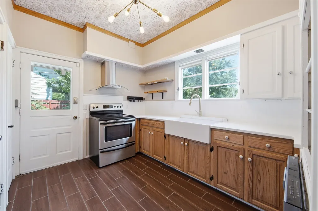 402 N Clifton Avenue Wichita KS 67208
