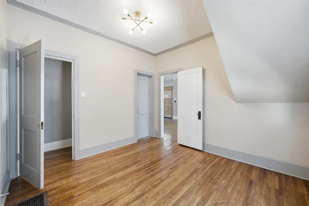 402 N Clifton Avenue Wichita KS 67208