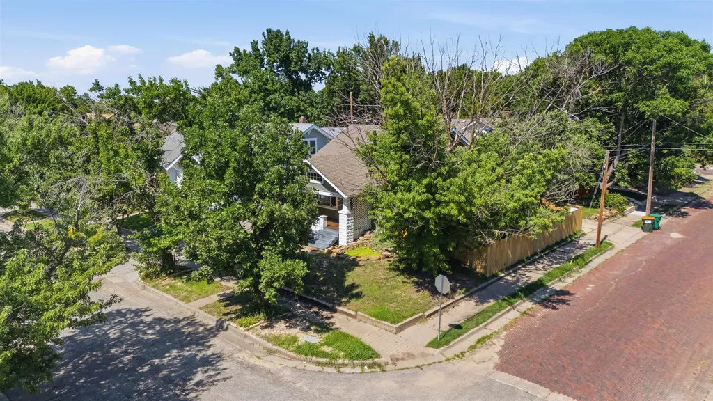 402 N Clifton Avenue Wichita KS 67208