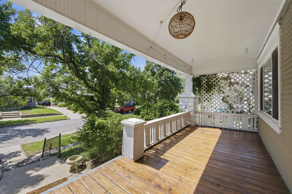 402 N Clifton Avenue Wichita KS 67208