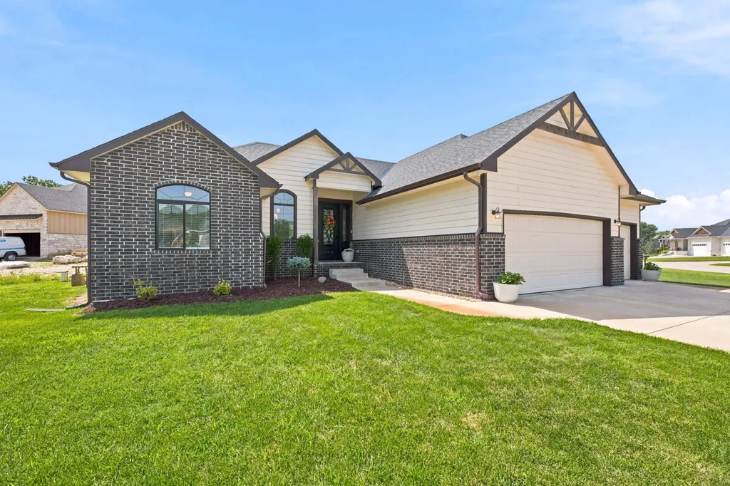 518 N Backwoods Court Valley Center KS 67147