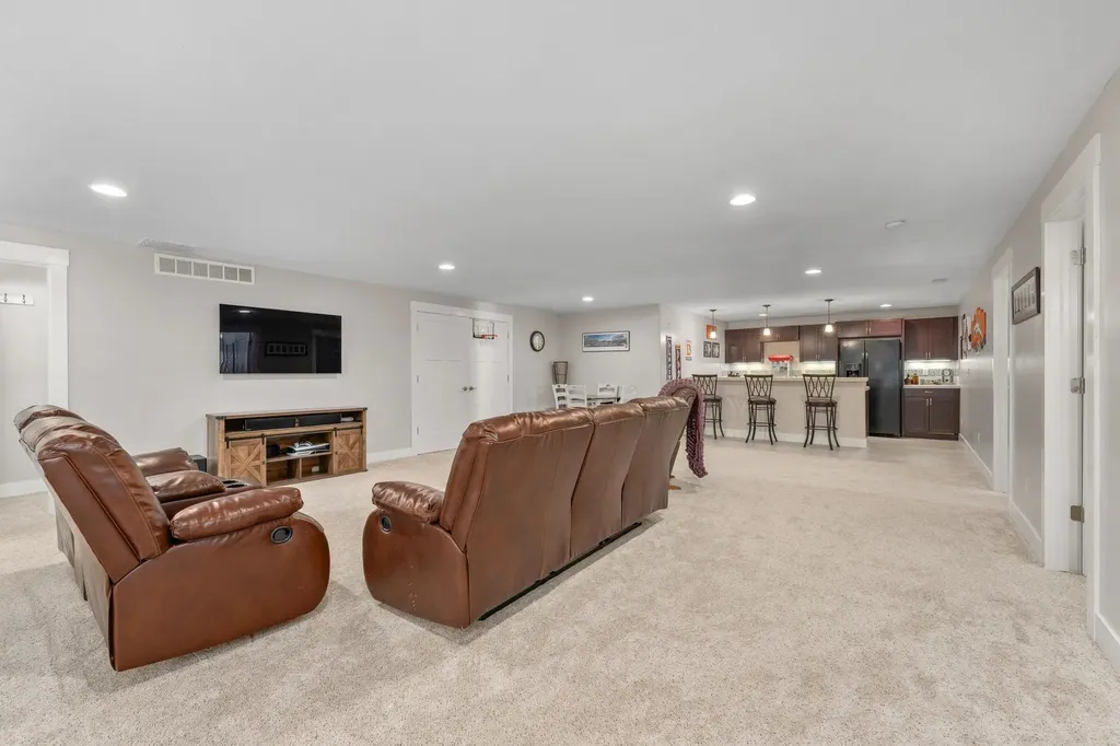 5104 N Colonial Avenue Bel Aire KS 67226