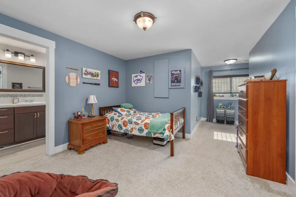 5104 N Colonial Avenue Bel Aire KS 67226