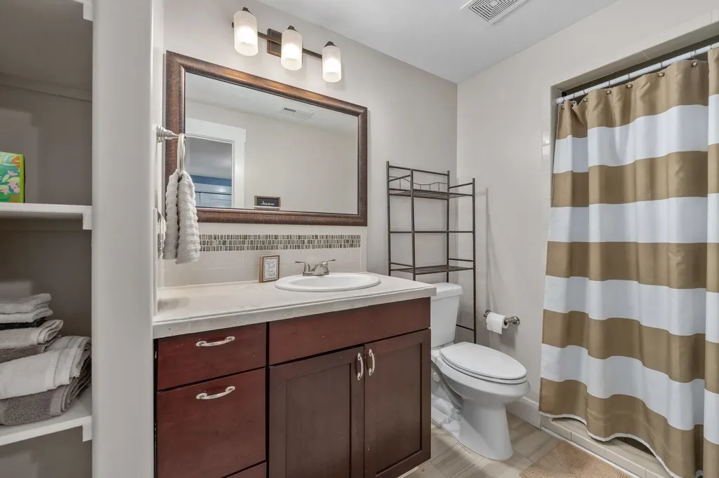 5104 N Colonial Avenue Bel Aire KS 67226